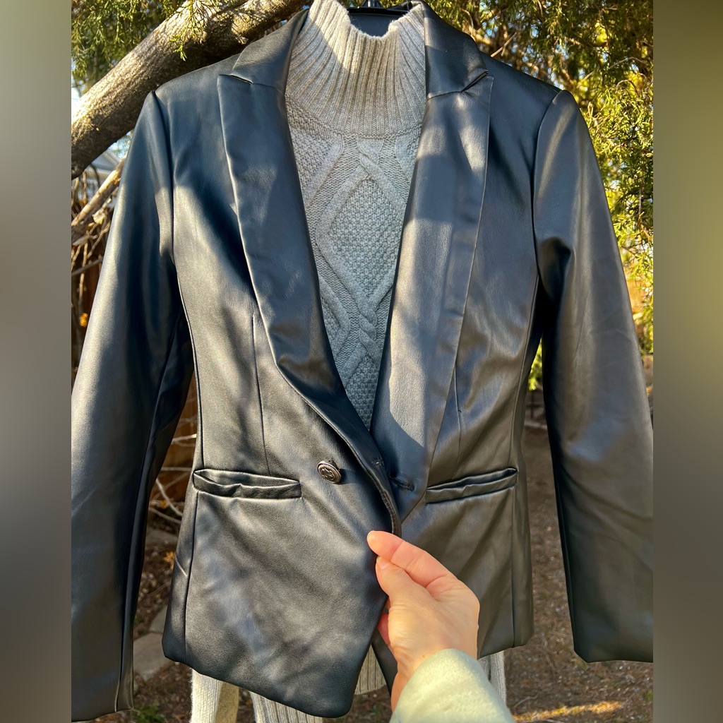 Nwot Elegant Bb Dakota Faux Leather Blazer Xs Jacket Rear Vent